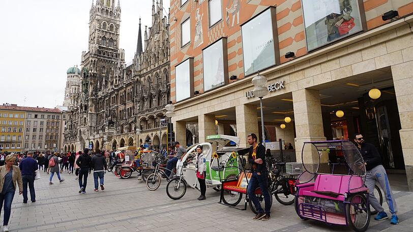 Rikschas am Marienplatz.