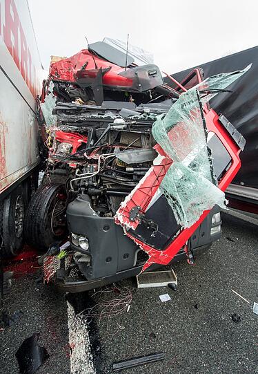 Lkw-Unfall auf der A93: Die Bilder...