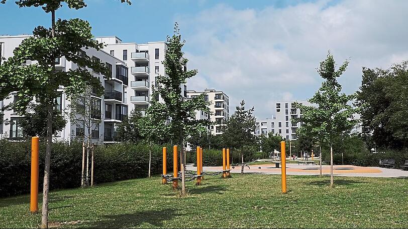 Stille am Morgen, mittags ist der große Spielplatz immer voll.
