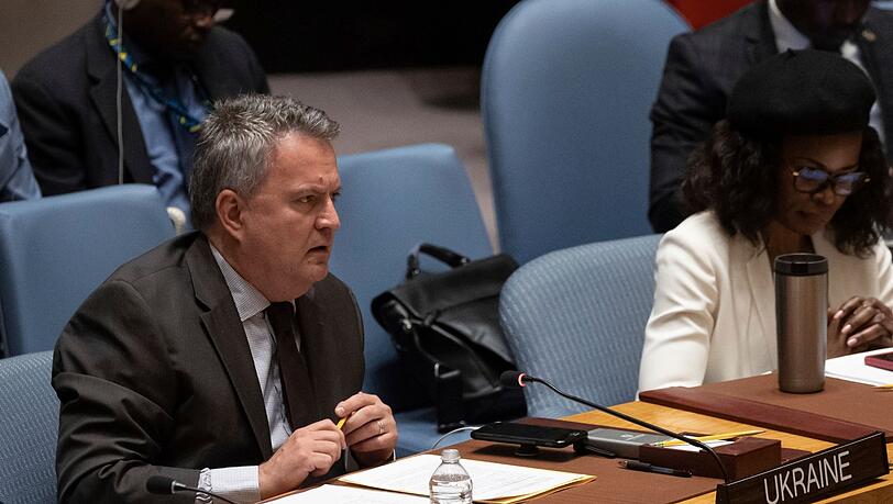 Serhij Kyslyzja, ukrainischer Botschafter bei den Vereinten Nationen, im UN-Sicherheitsrat. Serhij Kyslyzja, ukrainischer Botschafter bei den Vereinten Nationen, im UN-Sicherheitsrat.