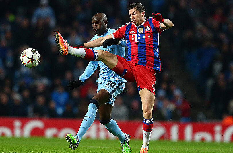 Hinter dem FC Bayern (r.: Robert Lewandowski) 2014/2015 Gruppenzweiter: ManCity (l.: Eliaquim Mangala).