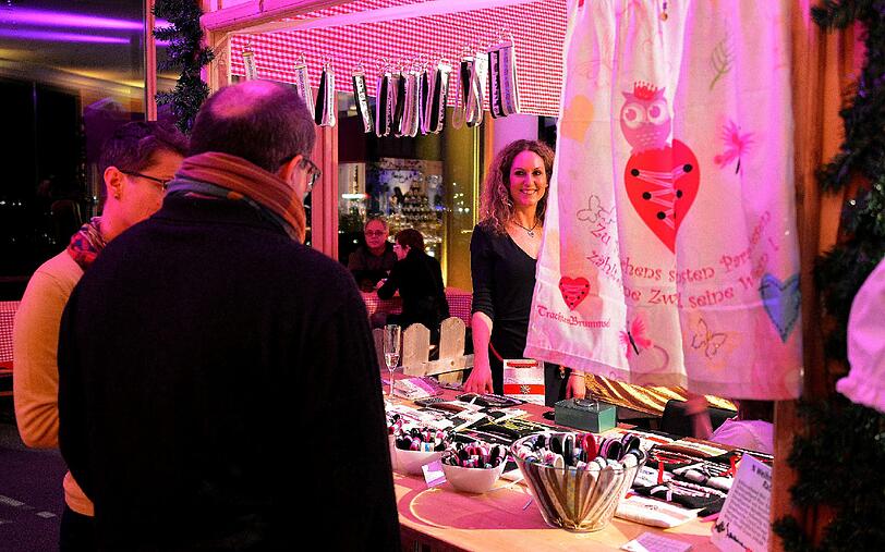 "Münchens höchster Weihnachtsmarkt" im 13. Stock des Mercedes-Benz Centers an der Donnersbergerbrücke.