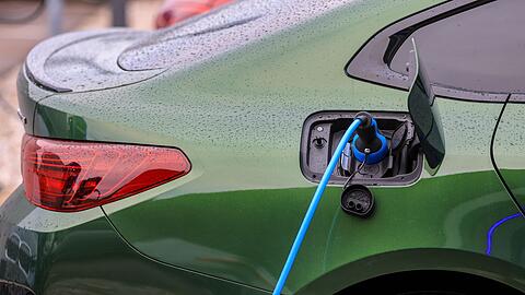 BMW liegt bei den Elektroauto-Neuzulassungen 2025 auf Platz zwei. (Archivbild)