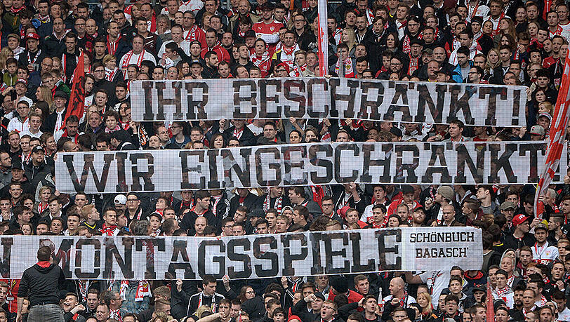 Ultras des VfB Stuttgart haben eine eindeutige Meinung zur weiteren Zersplitterung des Erstliga-Spielplans aus kommerziellen Gründen. Ultras des VfB Stuttgart haben eine eindeutige Meinung zur weiteren Zersplitterung des Erstliga-Spielplans aus kommerziellen Gründen.