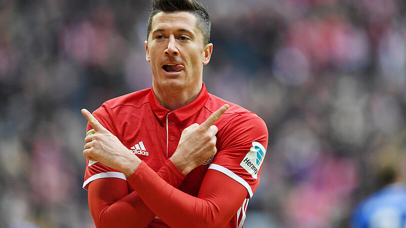 Bleiben oder gehen? - Aufregung um einen (gelöschten) Tweet von Bayern-Star Robert Lewandowski.