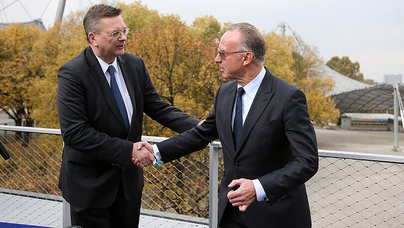 Reinhard Grindel (l.) und Karl-Heinz Rummenigge bei der Präsentation des Logos der EM 2020. Reinhard Grindel (l.) und Karl-Heinz Rummenigge bei der Präsentation des Logos der EM 2020.