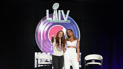 Geballte Frauen-Power: Jennifer Lopez und Shakira.