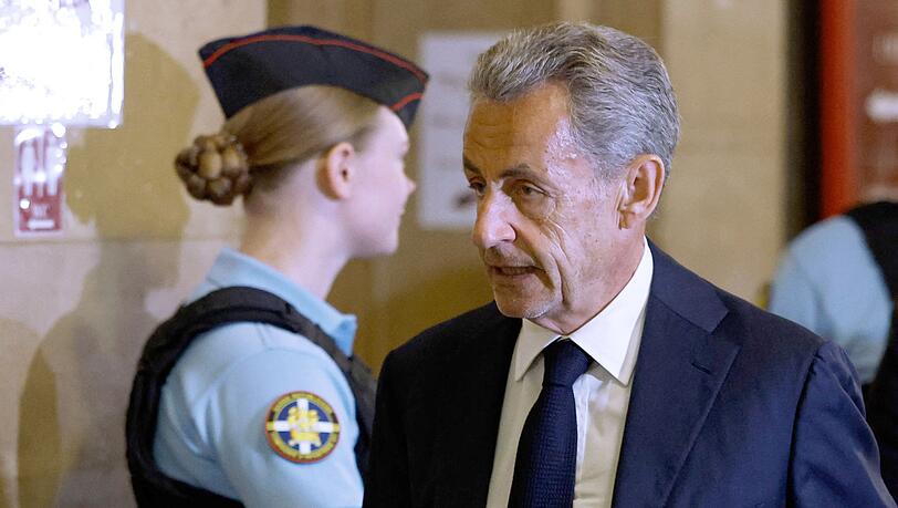 Die Libyen-Affäre brachte Sarkozy bereits für kurze Zeit hinter Gitter. Die Libyen-Affäre brachte Sarkozy bereits für kurze Zeit hinter Gitter.