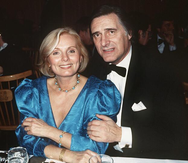 Durch die Serie &bdquo;Monaco Franze&ldquo; wird sie in den 80ern zum Spatzl und berühmt: Ruth Maria Kubitschek und ihr TV-Mann Helmut Fischer 1984.