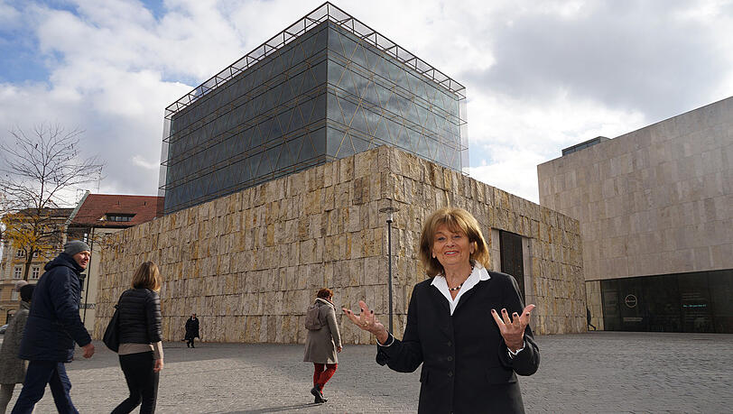 Charlotte Knobloch am Jakobsplatz vor der Synagoge – seit zehn Jahren mitten im Herzen der Stadt. (Archivbild) Charlotte Knobloch am Jakobsplatz vor der Synagoge – seit zehn Jahren mitten im Herzen der Stadt. (Archivbild)