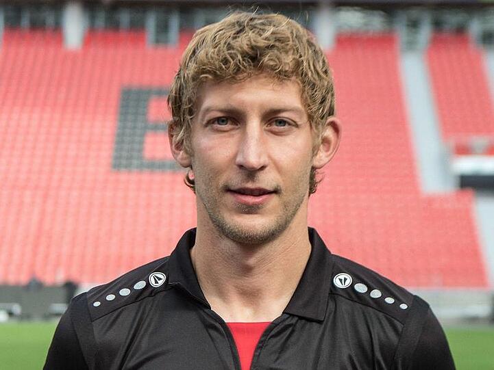 Ex-Profi Stefan Kießling sieht einen motivierten Leverkusener Trainer Heiko Herrlich in der Kabine.