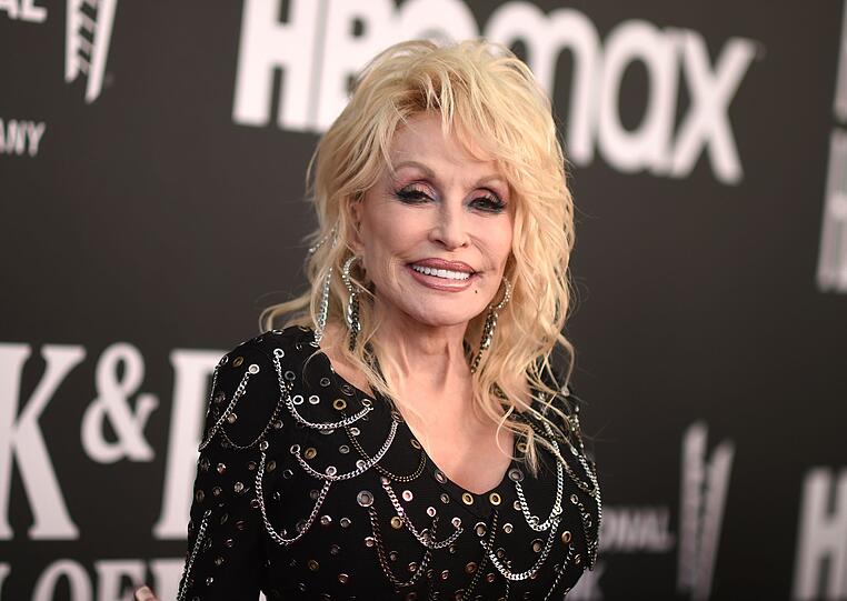 Dolly Parton wurde von der Oscar-Akademie für ihr sozialen Engagement geehrt. (Archivbild) Dolly Parton wurde von der Oscar-Akademie für ihr sozialen Engagement geehrt. (Archivbild)