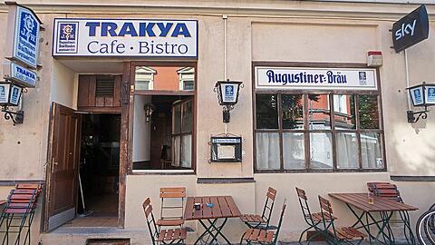 Ein Bild aus dem September: Damals sind bei einer Schlägerei von Fußballfans Scheiben in der Boazn Trakya zu Bruch gegangen.