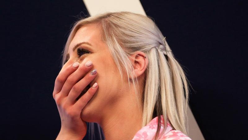 Könnte ihren nächsten Coup kaum fassen: Fallon Sherrock. Könnte ihren nächsten Coup kaum fassen: Fallon Sherrock.