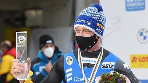 Felix Loch freut sich über seine Platzierung.