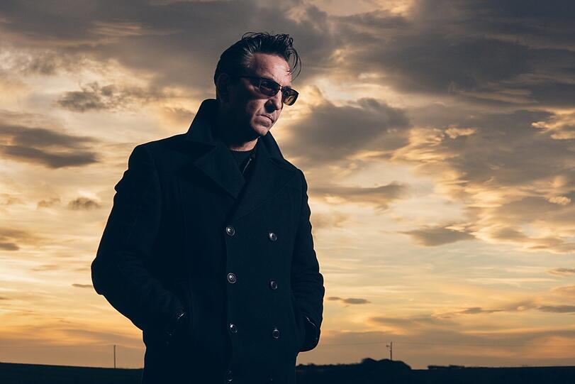 Die neue CD ist ein wunderbares musikalisches Spektrum - zusammengehalten vom Künstler Richard Hawley.