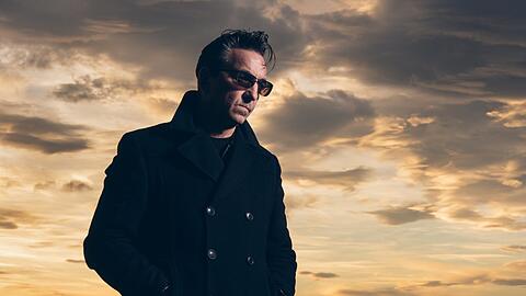 Die neue CD ist ein wunderbares musikalisches Spektrum - zusammengehalten vom Künstler Richard Hawley.
