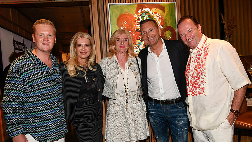 (V.l.) Leon Löwentraut, Tanja Ehrmann (Modeunternehmerin Bo Redley), Rebecca Niehues-Paas, Christian Ehrmann (CEO Ehrmann SE & Eigentümer Parkhotel Egerner Höfe), Johannes Weber-Jacobs. (V.l.) Leon Löwentraut, Tanja Ehrmann (Modeunternehmerin Bo Redley), Rebecca Niehues-Paas, Christian Ehrmann (CEO Ehrmann SE & Eigentümer Parkhotel Egerner Höfe), Johannes Weber-Jacobs.