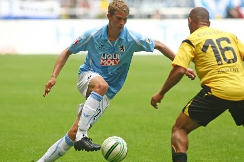 In der Vorbereitung spielte Lars Bender (li.) noch bei den Löwen, dann wurde er nach Leverkusen verkauft. Nun trifft er in der U20-Nationalmannschaft auf seinen Zwillingsbruder Sven.