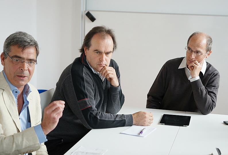 Zuständig für die Unterbringung der sogenannten "Versuchsmodelle", also Tiere: Eckart Thein, zentraler Tierschutzkoordinator der LMU, Thomas Brill, Tierschutzbeauftragter des BMC, und Peter Becker, Forschungsleiter und Baubeauftragter (v.l.).