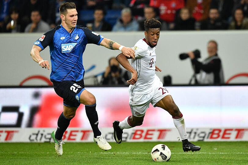 KINGSLEY COMAN: NOTE 4. Der Ribéry-Vertreter mit dem zweiten Startelf-Einsatz hintereinander. Verzettelte sich auf dem linken Flügel oft, mit riesigem Antritt und Vorlage auf Lewandowski (45.). Sein Trumpf: Die Schnelligkeit. Manko: Kein Abschluss.