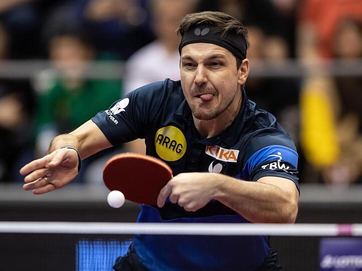 Der Tischtennis-Spieler Timo Boll hat das erste Spiel beim Top-16-Turnier für sich entschieden.