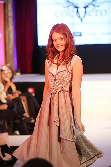 Der AZ-Modelcontest feiert Finale im Silbersaal des Deutschen Theaters. Am Ende war es Jeannie, die die Jury am meisten überzeugt hat. Die 23-Jährige ist die neue Schöne Münchnerin. Die Bilder des Galaabends zum Durchklicken.