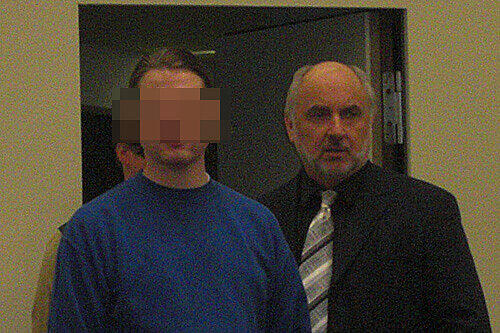 13 Jahre Haft: Lars R. hatte seinen Nebenbuhler in die Augen gestochen.