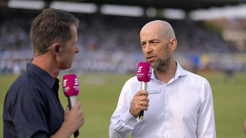 Günther Gorenzel, Sport-Geschäftsführer des TSV 1860, beim Interview mit Magenta Sport.