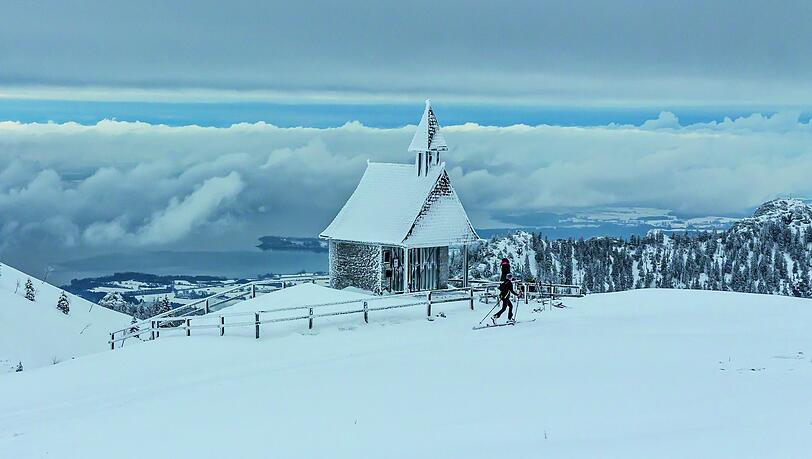 Dann mit fantastischer Aussicht auf den Chiemgau nach oben.