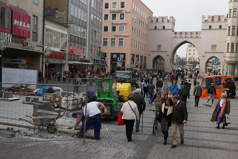Derzeit wandern zahllose Baustellen durch die Fußgängerzone und über den Marienplatz.