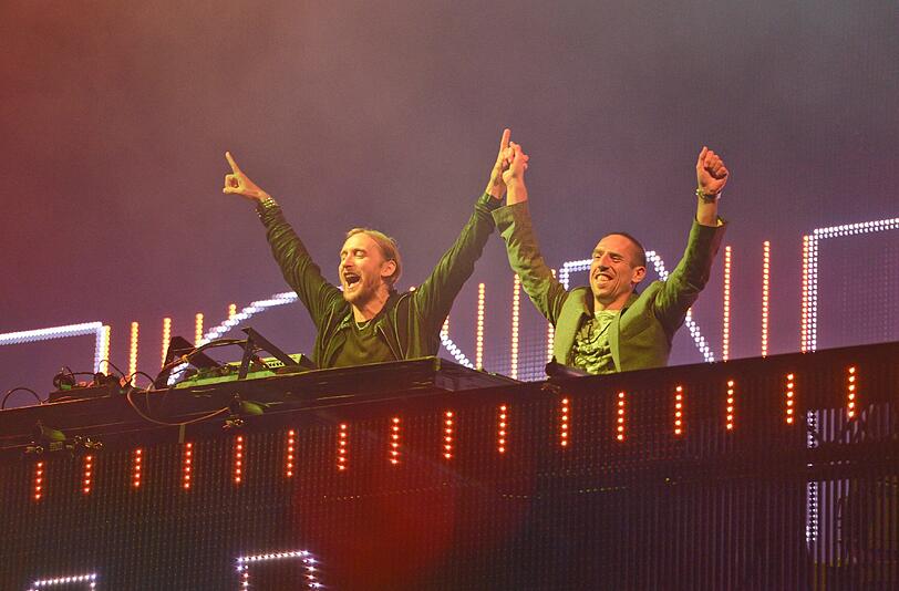 David Guetta und Franck Ribéry (r.) auf der Bühne vom Königsplatz