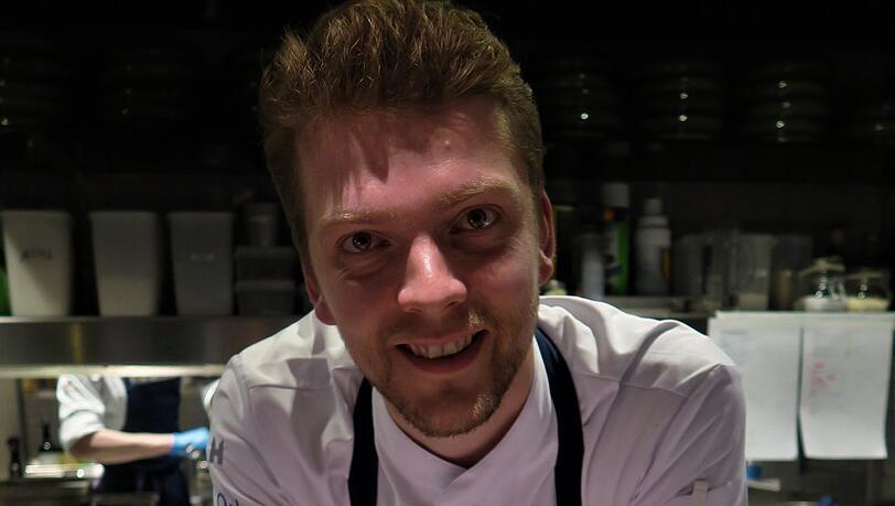 Küchenchef Gideon Huth überlegt sich frische Gerichte. Küchenchef Gideon Huth überlegt sich frische Gerichte.