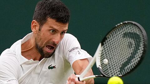 Novak Djokovic setzte gegen Jannik Sinner seine beeindruckende Wimbledon-Siegesserie fort.