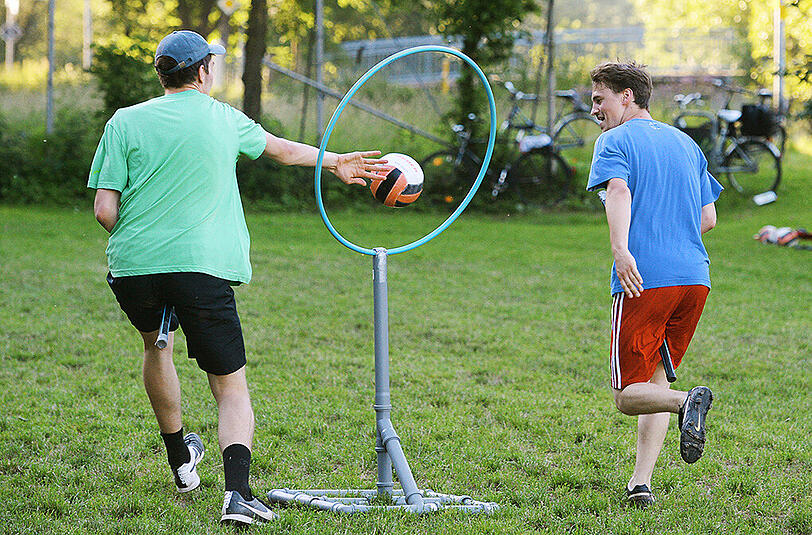 Bilder vom Quidditch-Training in Freiburg. In Frankfurt steht bald die Weltmeisterschaft an.