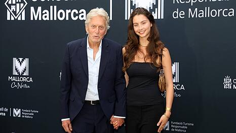 Michael Douglas mit seiner Tochter Carys bei der Preisverleihung auf Mallorca.