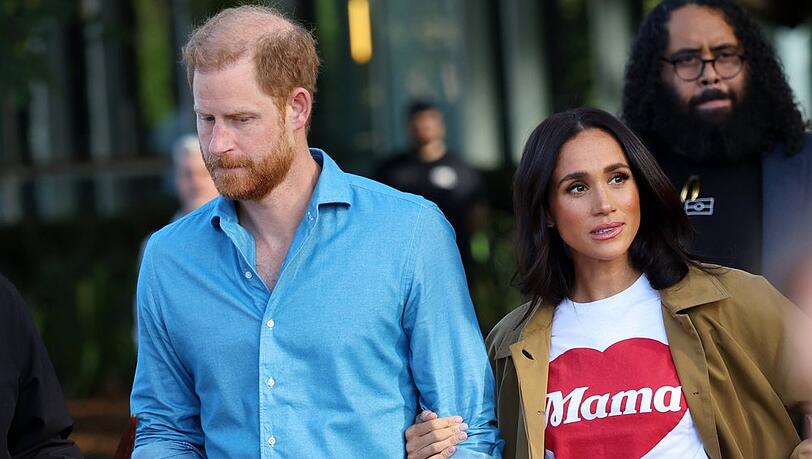 Prinz Harry und Herzogin Meghan sollen in England angekommen sein.