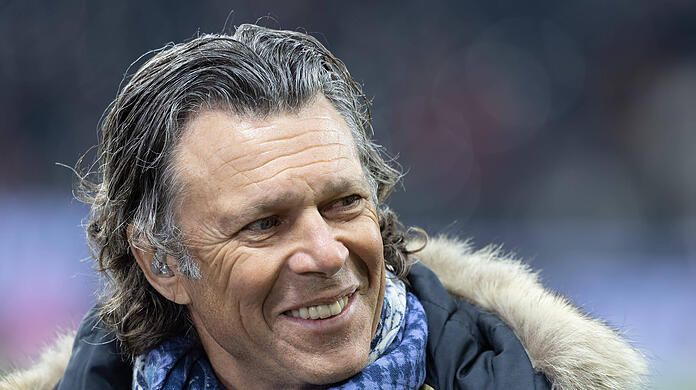 Urs Meier erinnert sich im AZ-Interview gerne an die Zeit als Experte neben Jürgen Klopp zurück und hofft, dass es seine Schweizer diesmal ins Halbfinale schaffen.