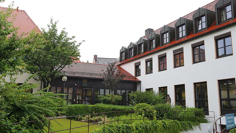 Das Verwaltungsgericht in Augsburg hat ein Nutzungsverbot für ein Flüchtlingsheim im Allgäu abgelehnt. (Archivbild)