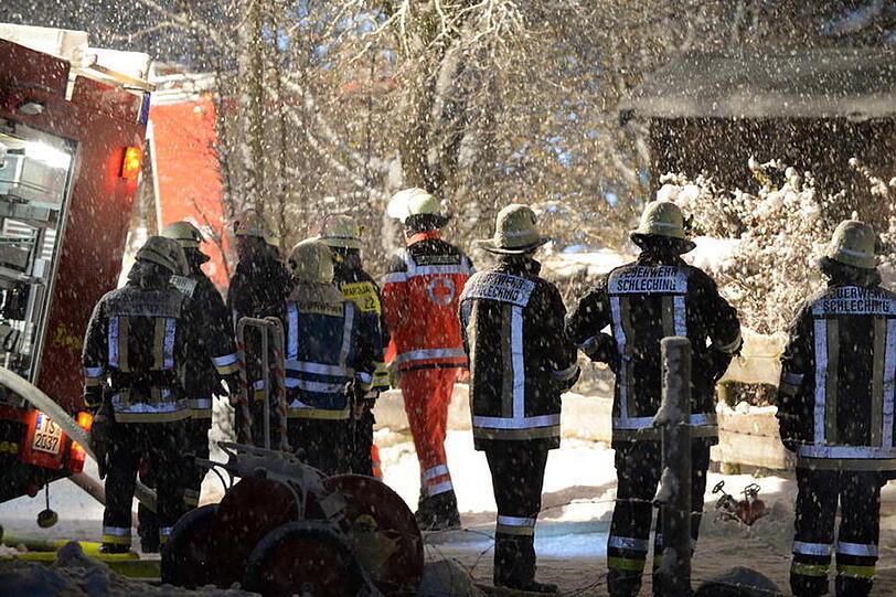 Wohnhausbrand in Unterwössen: Die Bilder vom Einsatz