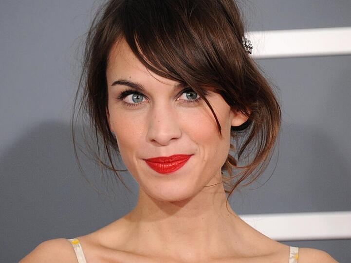 Mädchenhaft und verspielt, so  stylt sich Alexa Chung am liebsten