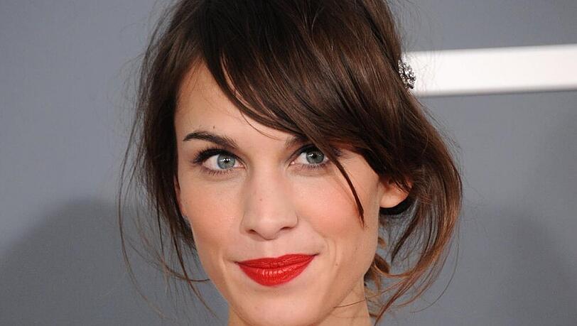 Mädchenhaft und verspielt, so stylt sich Alexa Chung am liebsten Mädchenhaft und verspielt, so stylt sich Alexa Chung am liebsten