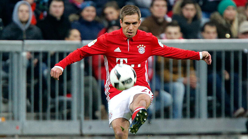 Philipp Lahm bestritt am Samstag beim 1:1 gegen den FC Schalke 04 sein 500. Pflichtspiel für den FC Bayern.