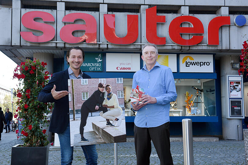 Das Gewinnerbild und sein Fotograf Peter Abele, der seinen Gewinn bereits entgegengenommen hat und sich auch überaus erfreut darüber zeigte.