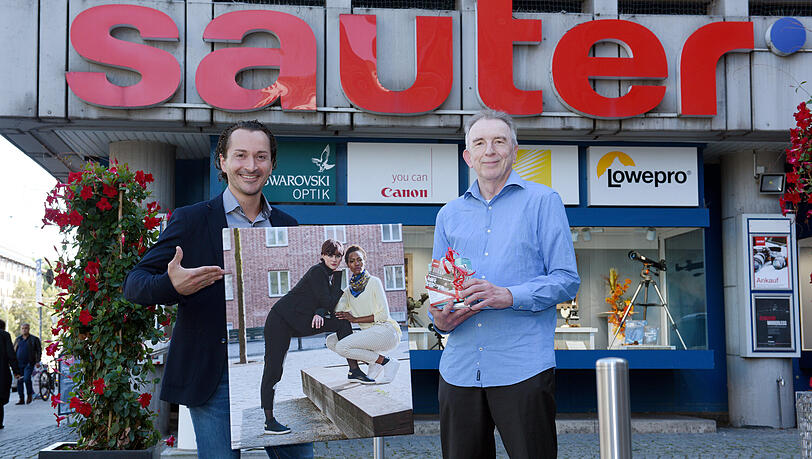 Das Gewinnerbild und sein Fotograf Peter Abele, der seinen Gewinn bereits entgegengenommen hat und sich auch überaus erfreut darüber zeigte. Das Gewinnerbild und sein Fotograf Peter Abele, der seinen Gewinn bereits entgegengenommen hat und sich auch überaus erfreut darüber zeigte.