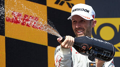 "In meiner Position wäre es falsch, die DTM zu verlassen", sagt Meister René Rast, der in dieser Saison bislang sechs Siege eingefahren hat.