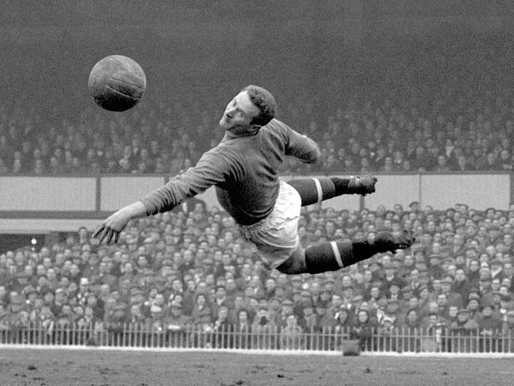 Harry Gregg während eines Spiels im Jahr 1958. Foto: Pa/PA Wire/dpa/Archivbild