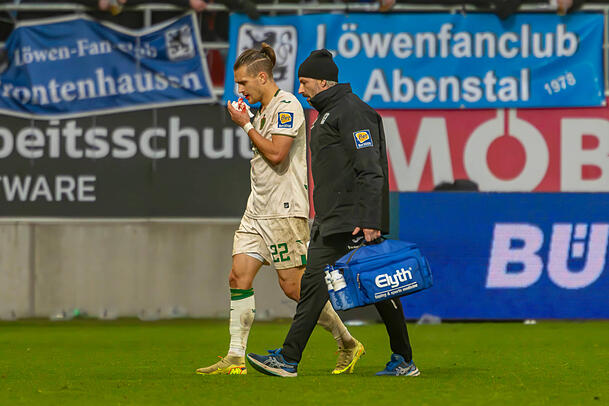 Sigurd Haugen zog sich in Ingolstadt eine schwere Gesichtsverletzung zu.