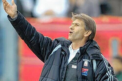 Emotional an der Seitenlinie: Unterhachings Trainer Klaus Augenthaler.