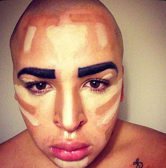 Jordan James Parkes Transformation: Von eigentlich ganz normal bis zur männlichen Kim Kardashian.